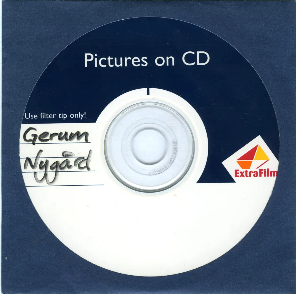 Extrafilm bilder på CD skiva - Ateljé Alma överför dem till digitalt format